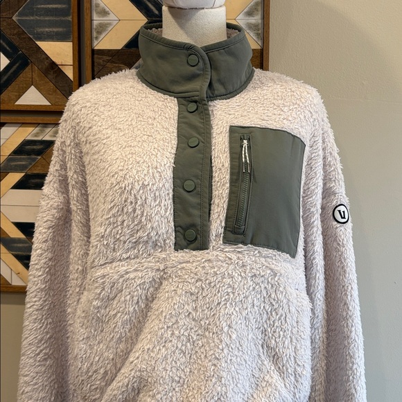 Vuori Women’s Cozy Sherpa Popover size Small - Picture 2 of 9